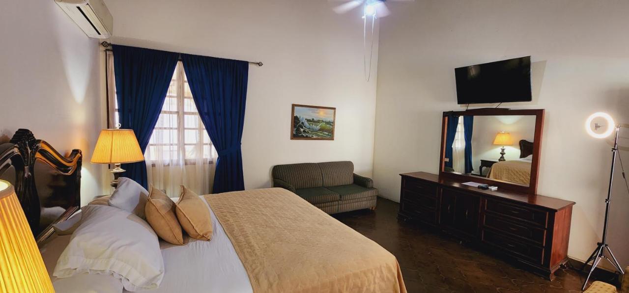 Camilas Hotel San Pedro Sula Exteriör bild